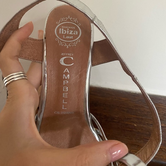 Jeffrey Campbell size 39 silver platform shoes. - Picture 4 of 4